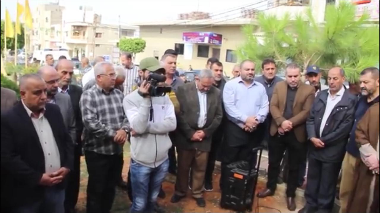مشاركة رئيس البلدية بوضع اكليل من الورد على ضريح الاستشهادي احمد قصير